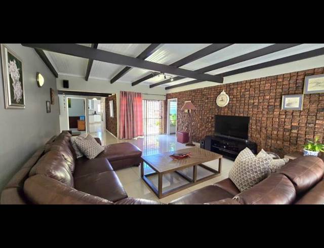 3 BEDROOM HOUSE FOR SALE IN BRACKENHURST